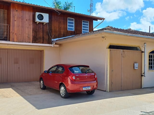 Foto do Casa - Casa térrea com 3 quartos (1 suíte) e Sala Comercial no coração do Campeche - Florianópolis/SC | Costão Sul Imóveis