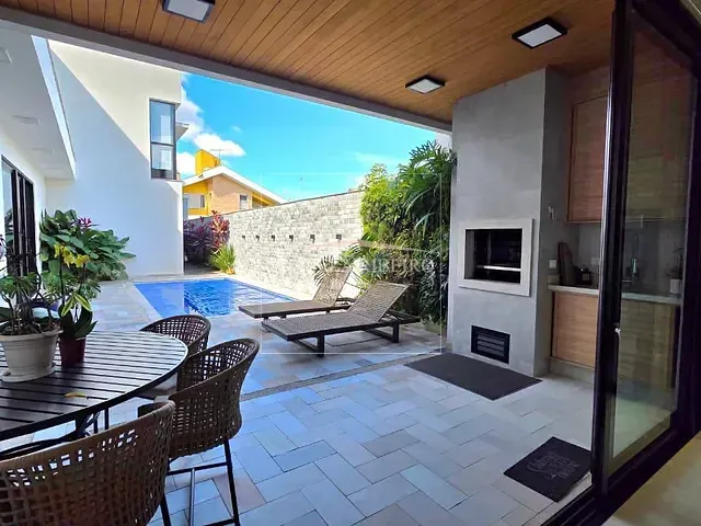 Casa 4 quartos e 6 banheiros, à venda, no bairro Terras de Santana em Londrina