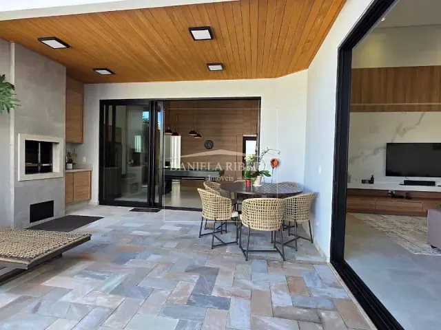 Casa 4 quartos e 6 banheiros, à venda, no bairro Terras de Santana em Londrina