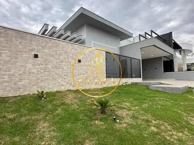 Casa 3 quartos e 4 banheiros, à venda, no bairro Chácara Letônia em Americana