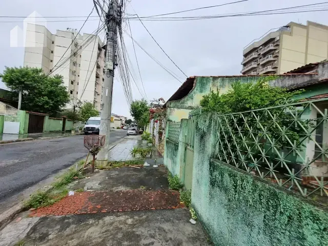 Casa com 261m² 2 quartos e 1 banheiro, à venda, no bairro Caonze em Nova Iguaçu