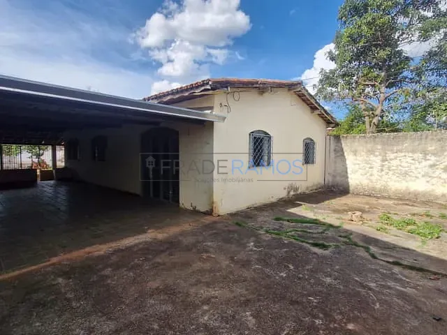 Casa com 490m² 3 quartos e 2 banheiros, à venda, no bairro Setor São José em Goiânia