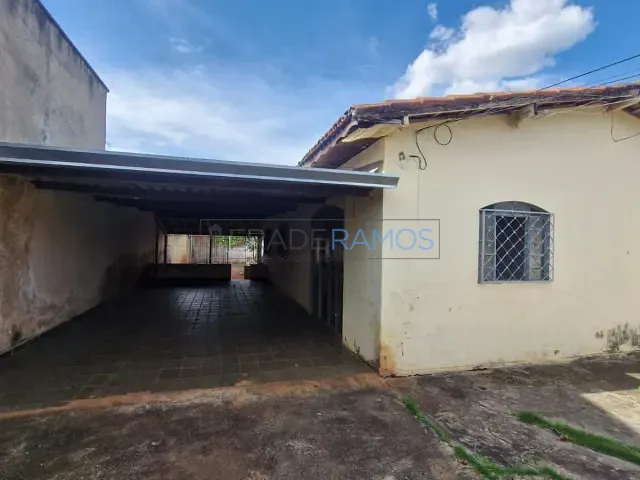 Casa com 490m² 3 quartos e 2 banheiros, à venda, no bairro Setor São José em Goiânia