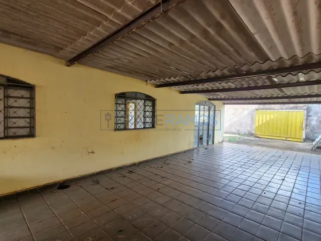 Casa com 490m² 3 quartos e 2 banheiros, à venda, no bairro Setor São José em Goiânia