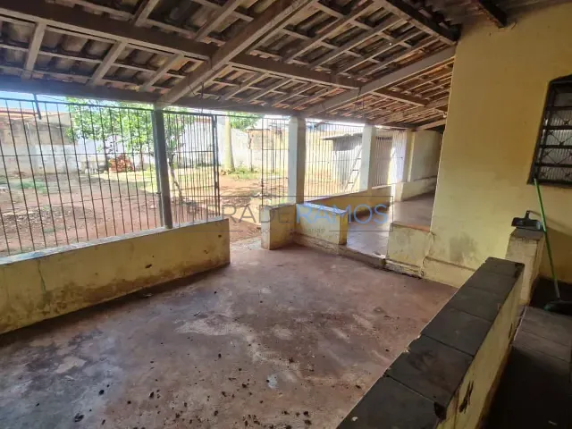 Casa com 490m² 3 quartos e 2 banheiros, à venda, no bairro Setor São José em Goiânia