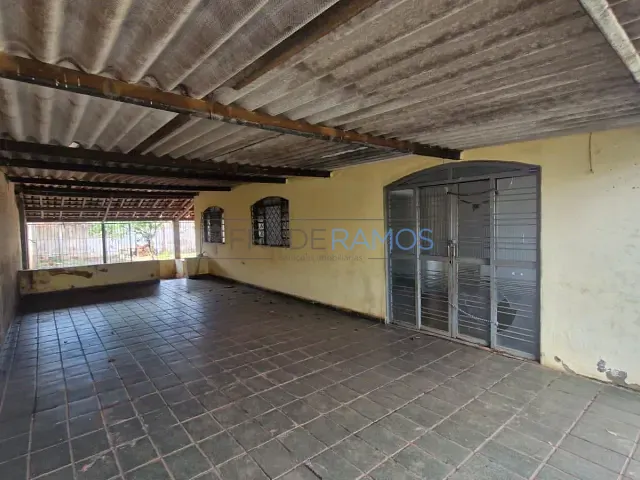 Casa com 490m² 3 quartos e 2 banheiros, à venda, no bairro Setor São José em Goiânia