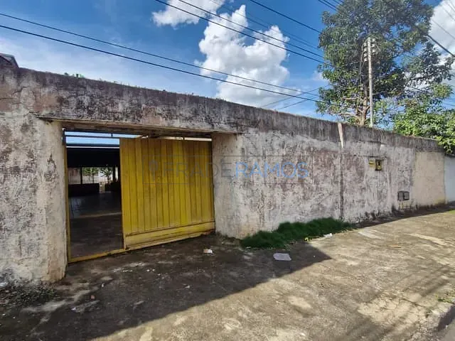 Casa com 490m² 3 quartos e 2 banheiros, à venda, no bairro Setor São José em Goiânia