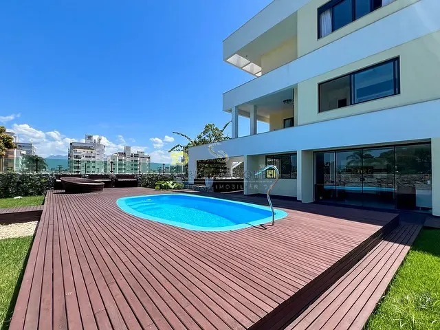 Casa com 722m² 3 quartos e 5 banheiros, à venda, no bairro Pedra Branca em Palhoça