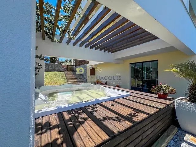Casa com 722m² 3 quartos e 5 banheiros, à venda, no bairro Pedra Branca em Palhoça