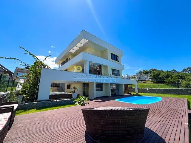 Casa com 722m² 3 quartos e 5 banheiros, à venda, no bairro Pedra Branca em Palhoça