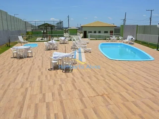 Casa 2 quartos e 1 banheiro, à venda ou para alugar, no bairro Primavera em Vitória da Conquista