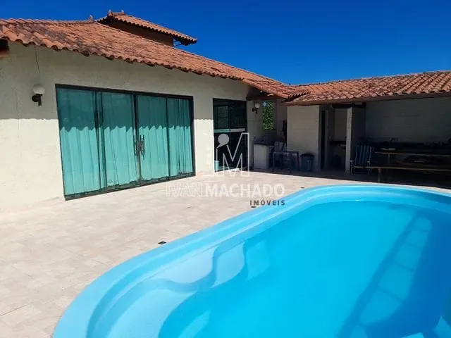 Casa com 300m² 4 quartos e 4 banheiros, à venda, no bairro Village do Sol em Guarapari