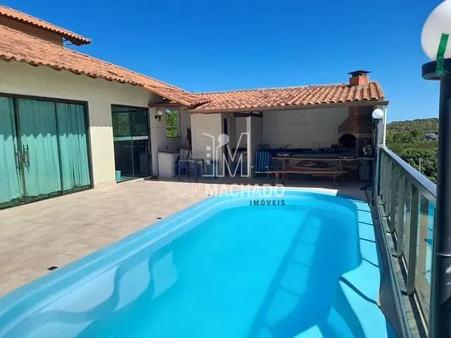 Casa com 300m² 4 quartos e 4 banheiros, à venda, no bairro Village do Sol em Guarapari