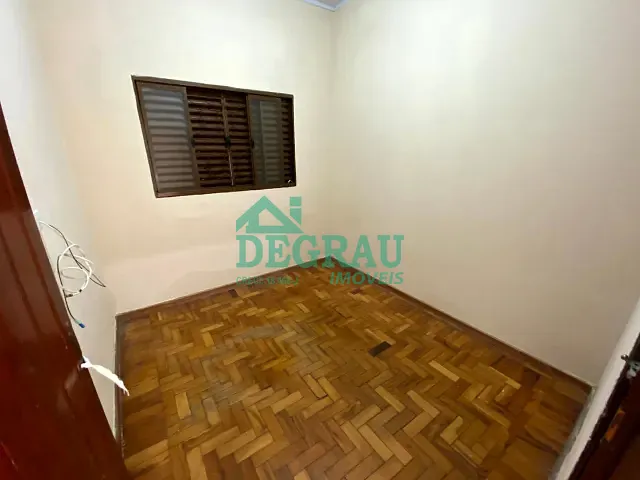 Casa 2 quartos e 1 banheiro, para alugar, no bairro Centro em Itapeva