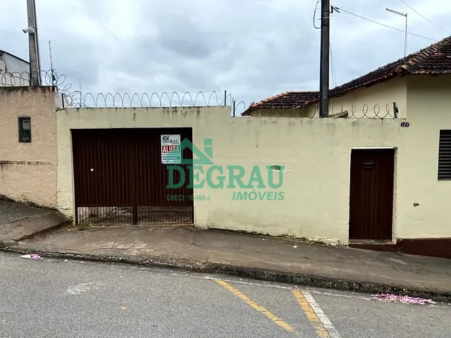 Casa 2 quartos e 1 banheiro, para alugar, no bairro Centro em Itapeva