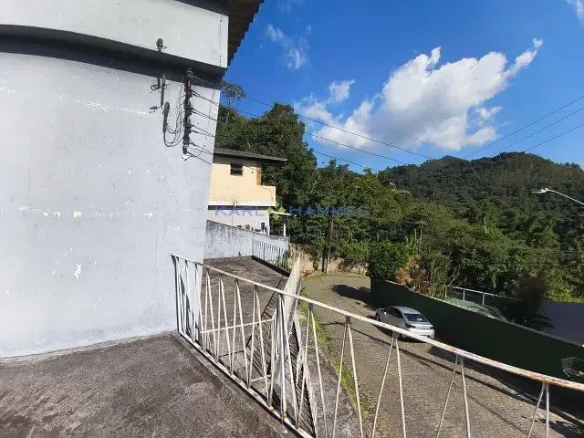 Casa com 325m² 2 quartos e 1 banheiro, à venda, no bairro Quarteirão Brasileiro em Petrópolis