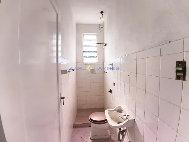 Casa com 325m² 2 quartos e 1 banheiro, à venda, no bairro Quarteirão Brasileiro em Petrópolis
