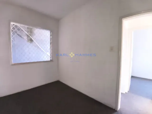 Casa com 325m² 2 quartos e 1 banheiro, à venda, no bairro Quarteirão Brasileiro em Petrópolis
