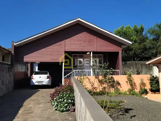 Casa 3 quartos e 2 banheiros, à venda, no bairro Industriários em Concórdia