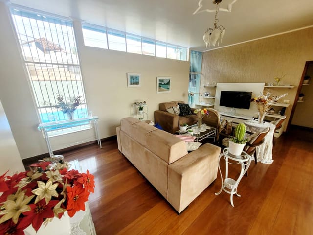 Casa com 450m² 3 quartos e 3 banheiros, à venda, no bairro Vila Valqueire em Rio de Janeiro