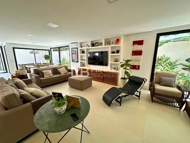 Casa 4 quartos e 6 banheiros, à venda, no bairro Alphaville em Santana de Parnaíba