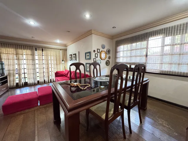 Casa com 327m² 3 quartos e 4 banheiros, à venda, no bairro Igapó em Londrina