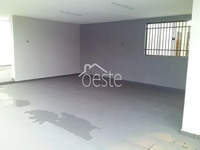 Casa com 655m² 4 quartos e 4 banheiros, à venda, no bairro Vila Grego II em Santa Bárbara D'Oeste