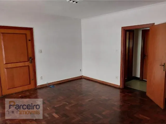 Casa com 330m² 5 quartos e 4 banheiros, à venda, no bairro Vila Brasilina em São Paulo