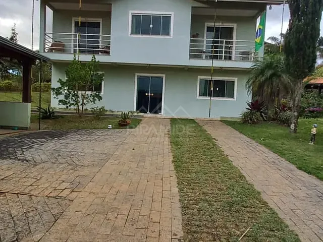 Casa com 415m² 4 quartos e 3 banheiros, à venda, no bairro Vila Brasil de Nossa Senhora Aparecida em Poços de Caldas
