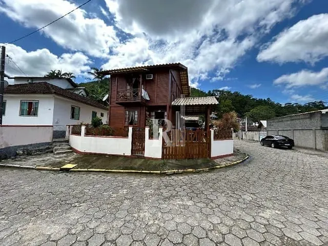 Casa 2 quartos e 2 banheiros, à venda, no bairro santa luzia em Tijucas