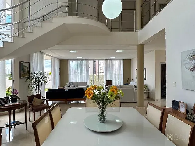 Casa com 700m² 4 quartos e 5 banheiros, à venda, no bairro Condomínio Reserva do Paratehy em São José dos Campos