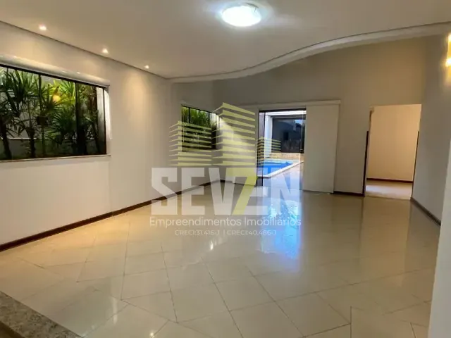 Casa com 500m² 5 quartos e 3 banheiros, à venda, no bairro Samambaia Parque Residencial em Bauru