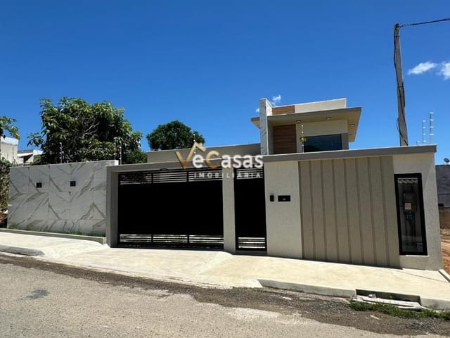 Casa com 360m² 3 quartos e 2 banheiros, à venda, no bairro Maria Turri em Rio das Ostras