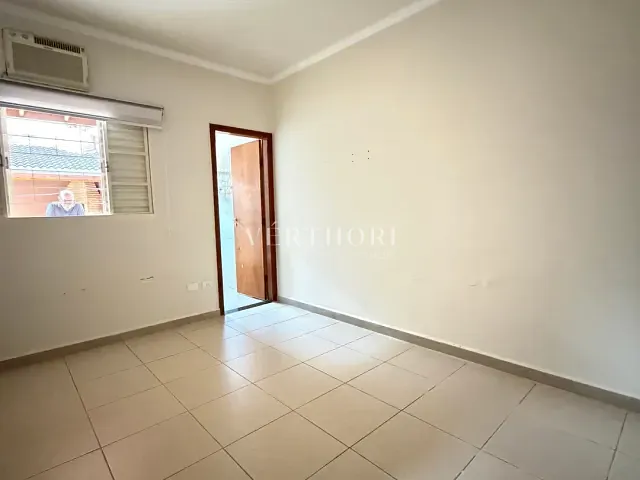 Casa com 180m² 3 quartos e 2 banheiros, à venda, no bairro Jardim Burle Marx em Londrina
