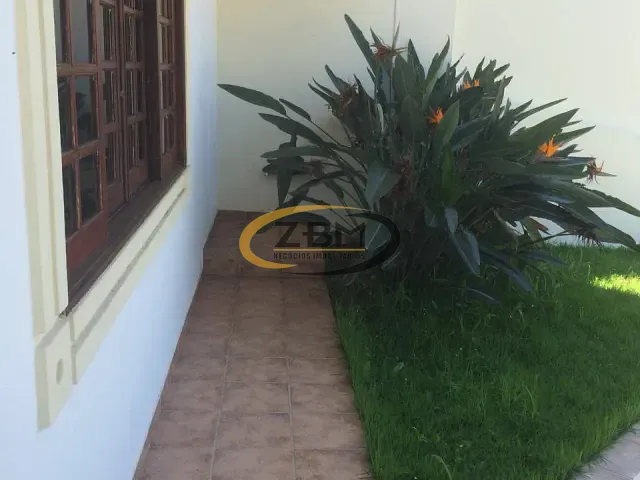 Casa com 360m² 4 quartos e 4 banheiros, à venda ou para alugar, no bairro Lima Azevedo em Londrina