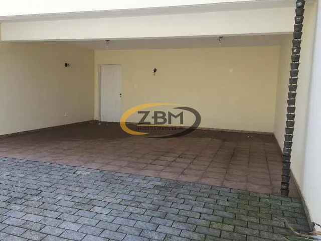 Casa com 360m² 4 quartos e 4 banheiros, à venda ou para alugar, no bairro Lima Azevedo em Londrina