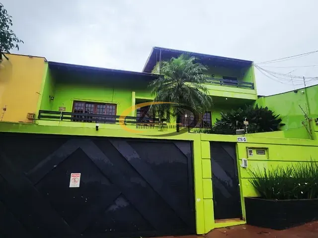 Casa com 360m² 4 quartos e 4 banheiros, à venda ou para alugar, no bairro Lima Azevedo em Londrina