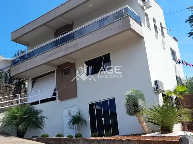 Casa 3 quartos e 3 banheiros, à venda, no bairro Centro em Aratiba