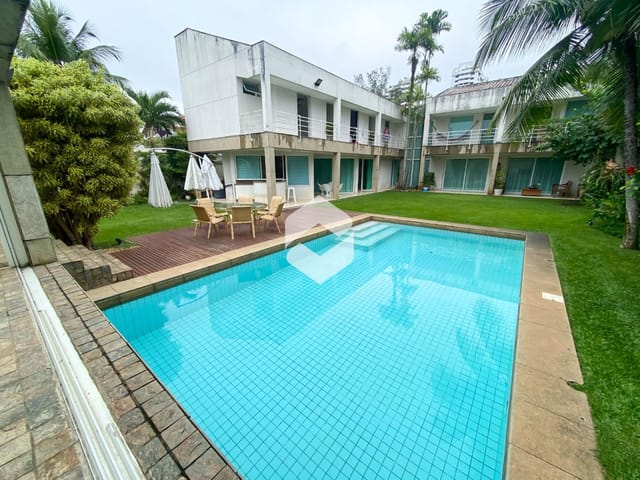 Casa com 1000m² 5 quartos e 6 banheiros, à venda ou para alugar, no bairro Recreio dos Bandeirantes em Rio de Janeiro