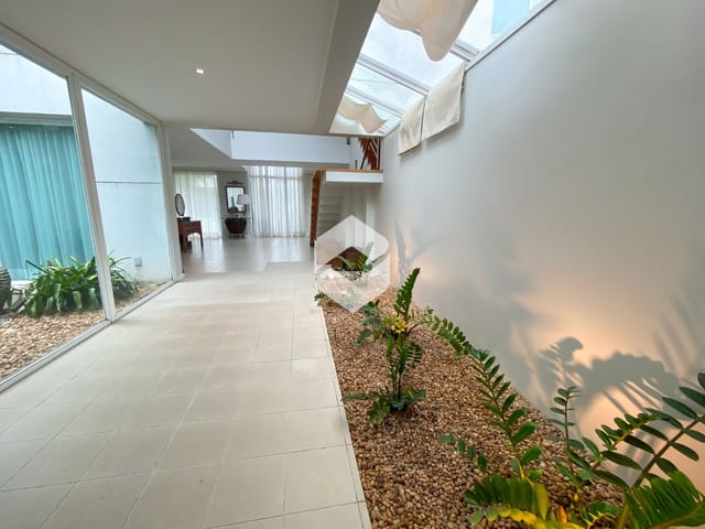 Casa com 1000m² 5 quartos e 6 banheiros, à venda ou para alugar, no bairro Recreio dos Bandeirantes em Rio de Janeiro