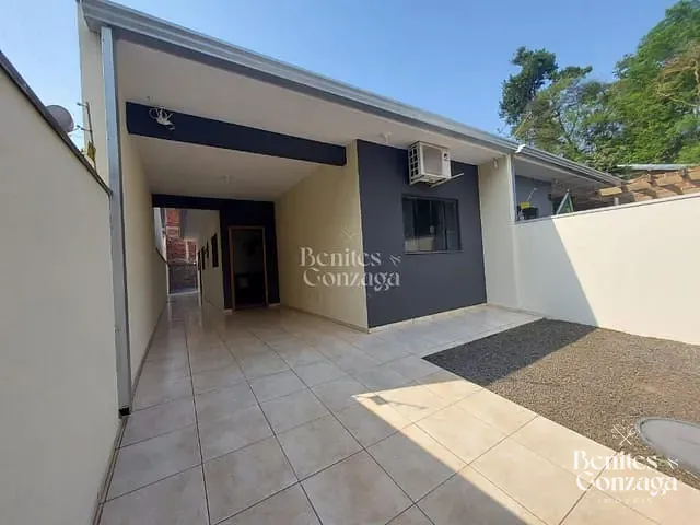 Casa com 70m² 2 quartos e 1 banheiro, para alugar, no bairro Jardim Atami em Maringá