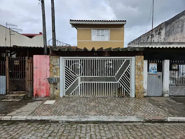 Sobrado com 200m² 3 quartos e 2 banheiros, à venda, no bairro Vila Maluf em Suzano