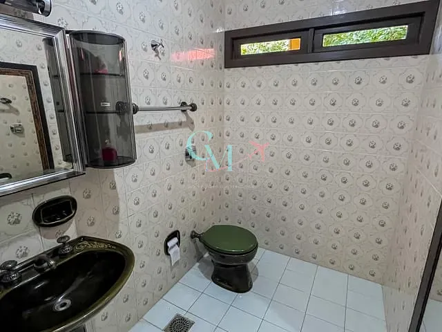Casa com 794m² 6 quartos e 5 banheiros, à venda, no bairro Centro em Faxinal dos Guedes