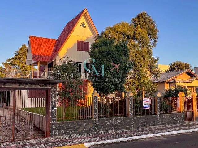 Casa com 794m² 6 quartos e 5 banheiros, à venda, no bairro Centro em Faxinal dos Guedes