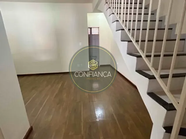 Casa com 180m² 3 quartos e 2 banheiros, à venda, no bairro Paciência em Sabará