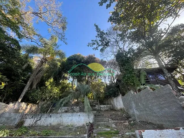 Casa com 960m² 5 quartos e 3 banheiros, à venda, no bairro Pântano do Sul em Florianópolis