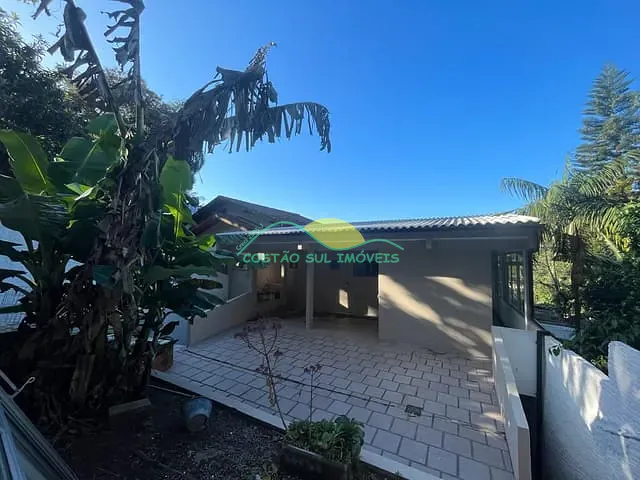 Casa com 960m² 5 quartos e 3 banheiros, à venda, no bairro Pântano do Sul em Florianópolis