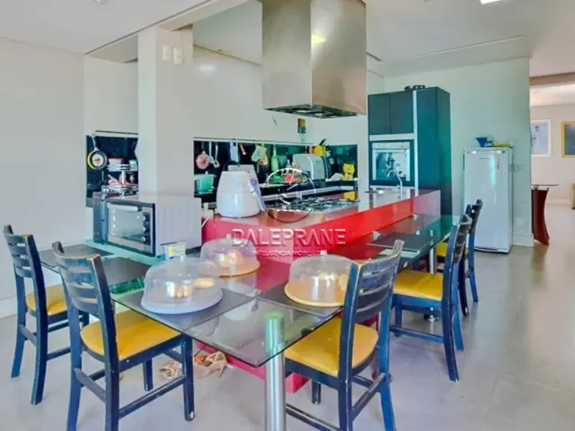 Casa 4 quartos e 6 banheiros, à venda, no bairro Guará I em Brasília
