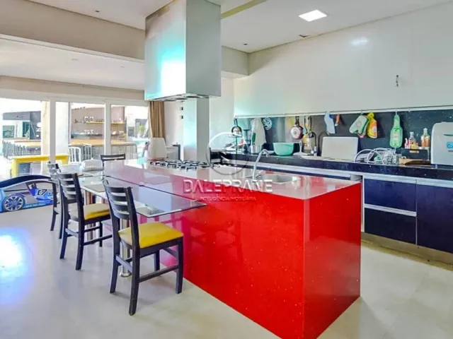 Casa 4 quartos e 6 banheiros, à venda, no bairro Guará I em Brasília