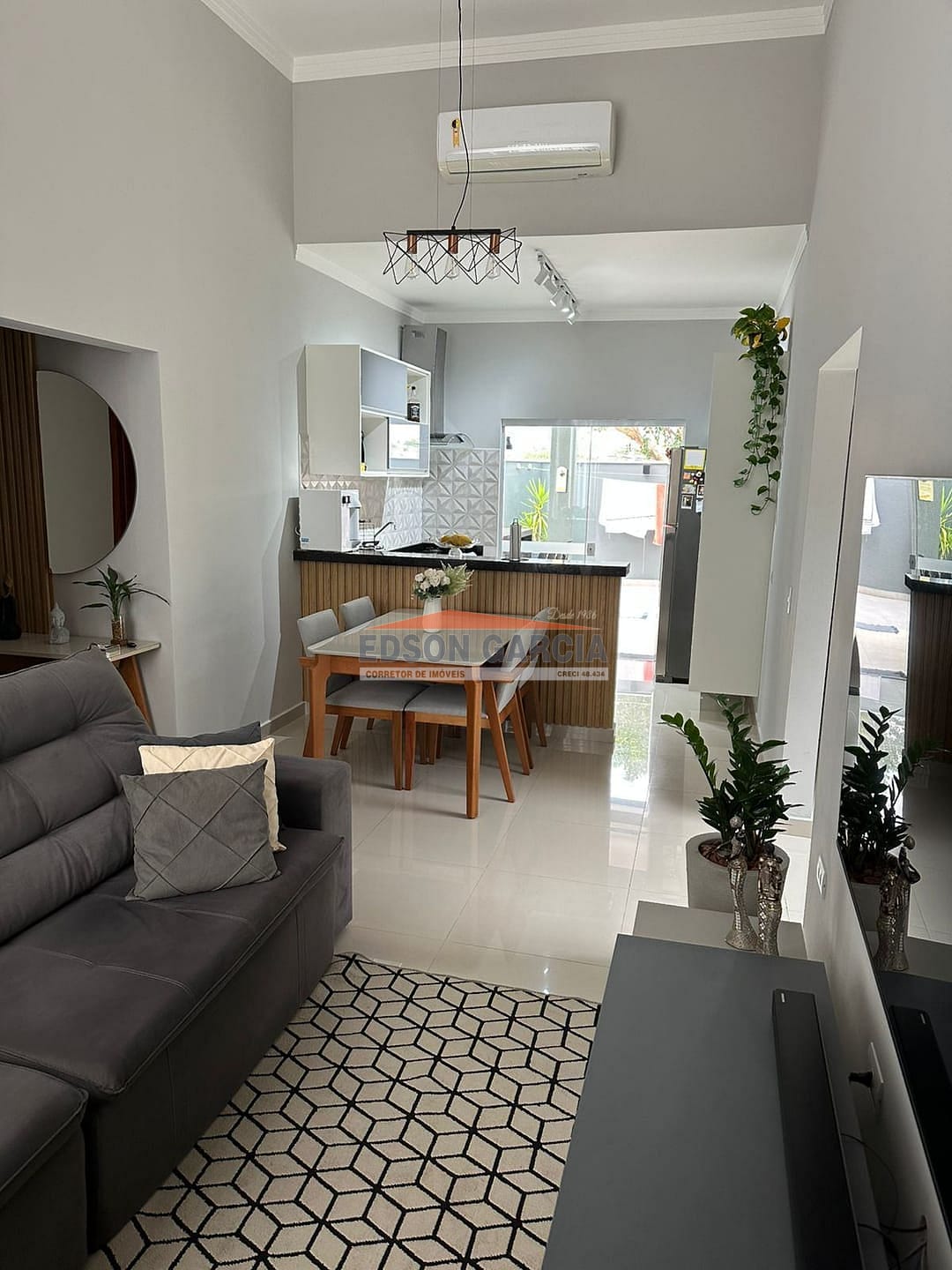 Casa à venda com 3 quartos, 115m² - Foto 2